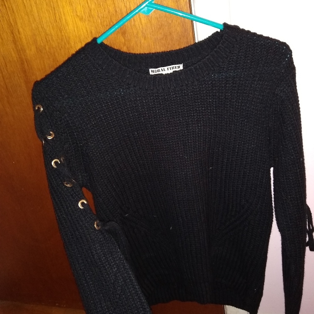 Awesome Sweater with fancy arms